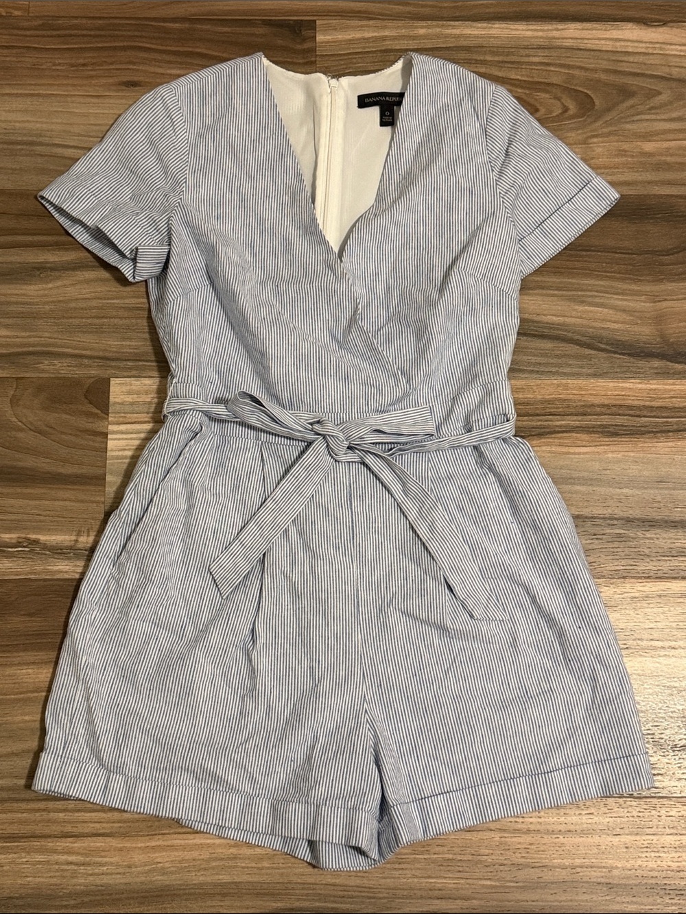 Banana Republic S/S Linen Blend Wrap Shorts Romper Sz. 0 Blue Pinstripe Coastal